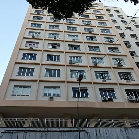 Amplo Apartamento em Copacabana no Posto 5 Até 8 Hóspedes Sem Taxa de Limpeza-3