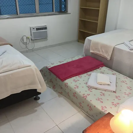 Amplo Apartamento em Copacabana no Posto 5 Até 8 Hóspedes Sem Taxa de Limpeza-2